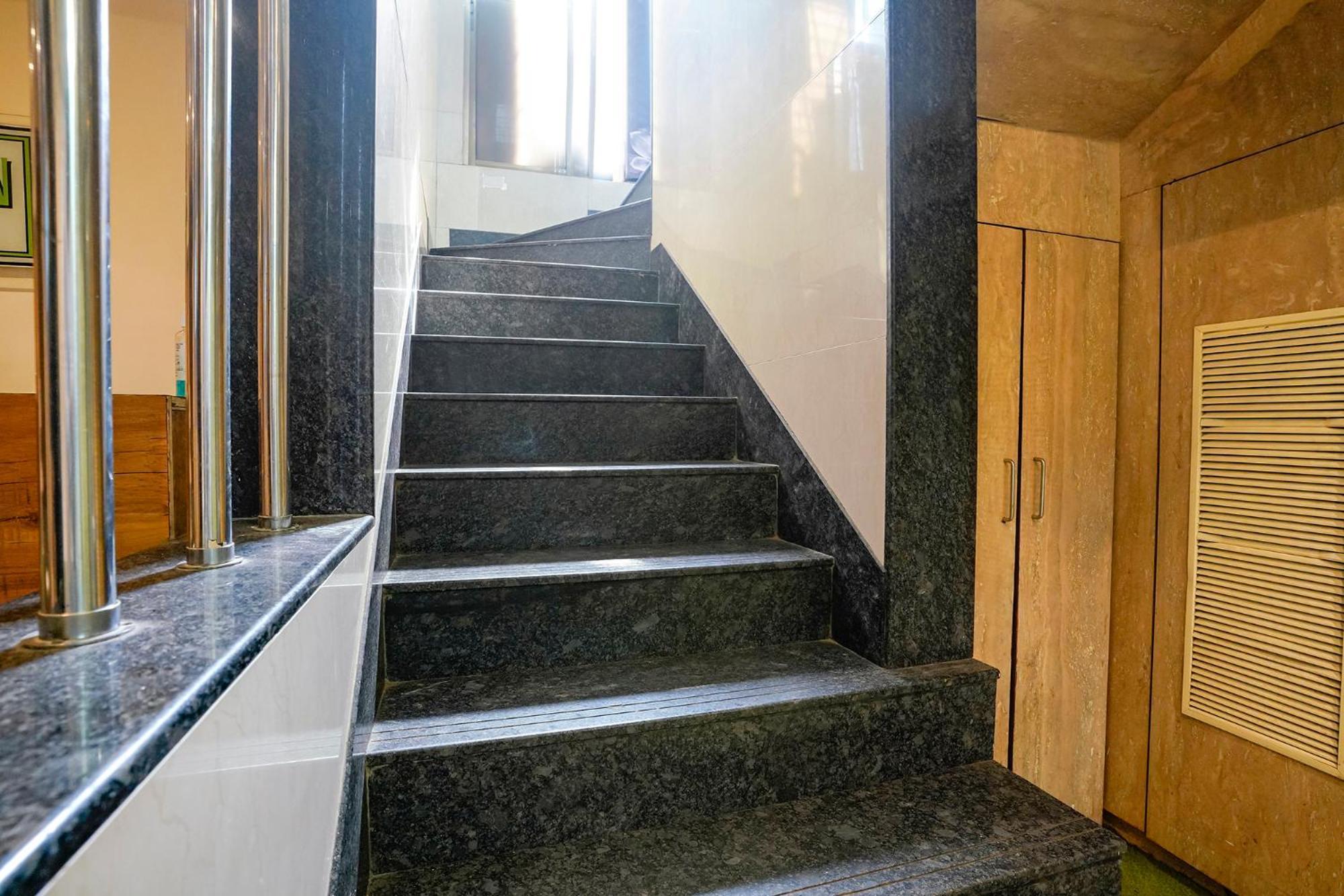 Fabhotel Regal Inn Mumbai Kültér fotó